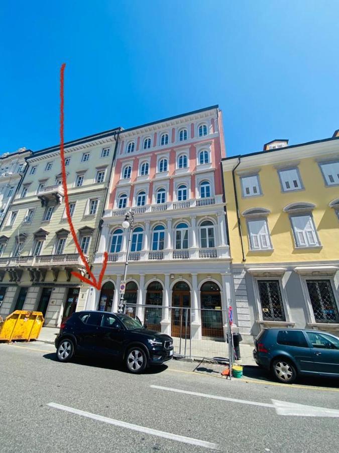 Piazzaborsa Charme Apartment Triest Zewnętrze zdjęcie
